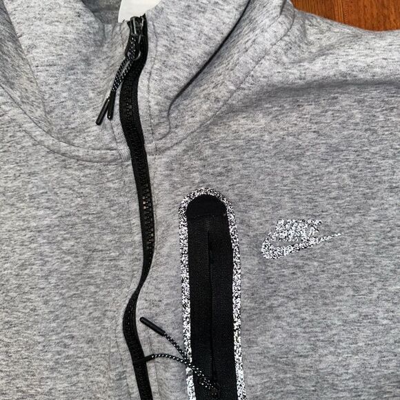 Nike Tech Fleece Men's Grey Hoodie - Picture 3 of 8